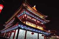 中国のライトアップされた城